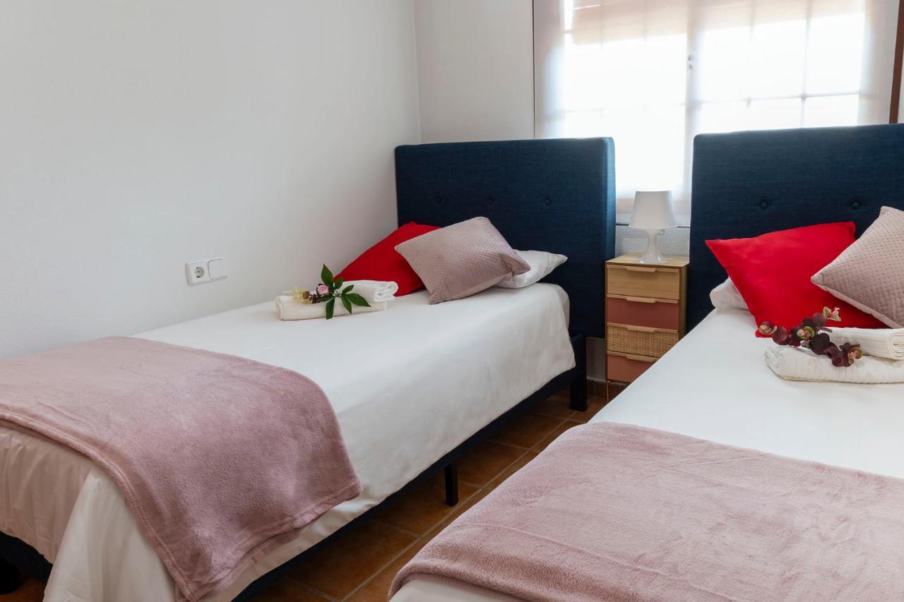 Apartamento Ático con terraza-solárium y piscina 4-6 personas WIFI A/C Roda Exterior foto