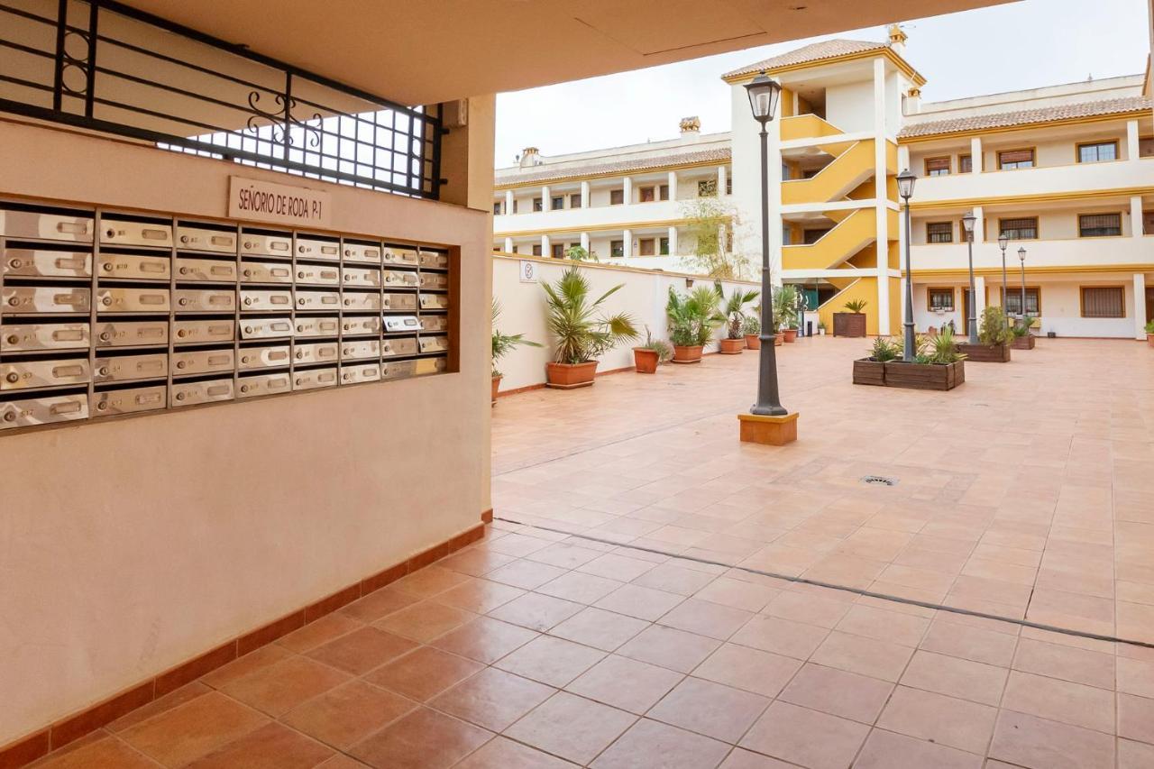 Apartamento Ático con terraza-solárium y piscina 4-6 personas WIFI A/C Roda Exterior foto